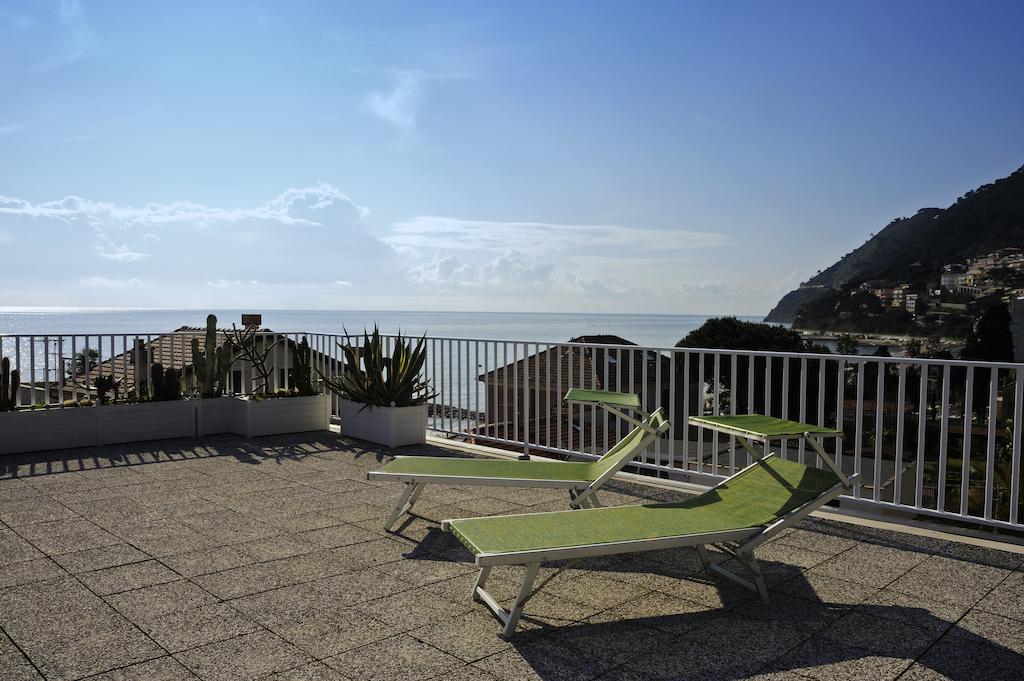 Hotel Garden Laigueglia Exterior photo